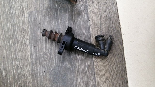 Циліндр зчеплення, робочий 6R0721261 VAG