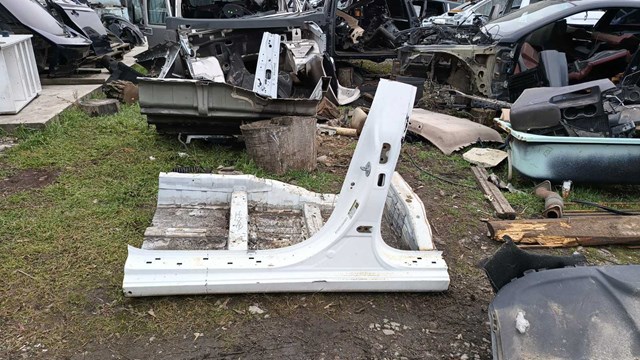 Стійка центральна, ліва 714013YB00 HYUNDAI