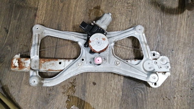 Склопідйомник передньої правої двері 72210SNAA02 HONDA