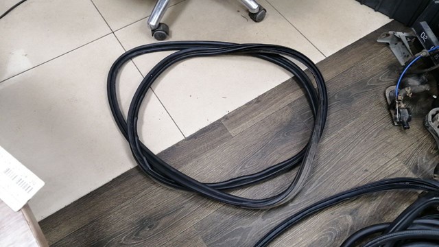 Ущільнювач задніх 3/5-х дверей 74440SWWE01 HONDA