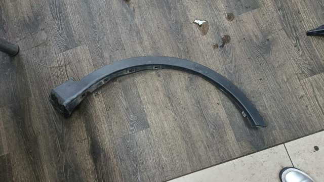 Молдинг передньої арки колеса, правий 756010R030 TOYOTA