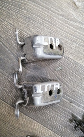 Петля передніх дверей 80401EG000 NISSAN