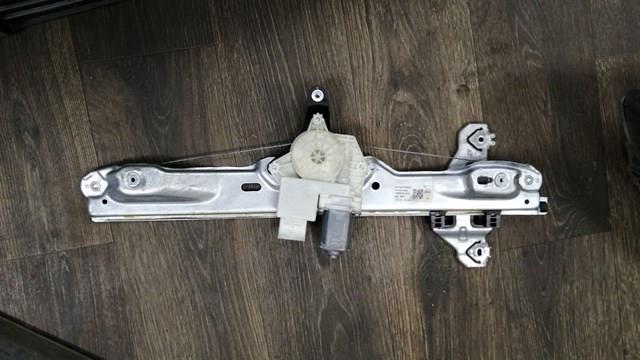 Склопідйомник передньої правої двері 80700HV00B NISSAN