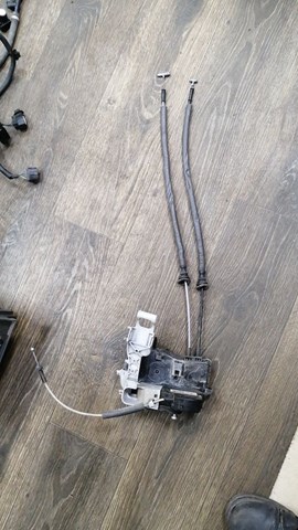 Внутрішній дверний замок 813203S020 HYUNDAI