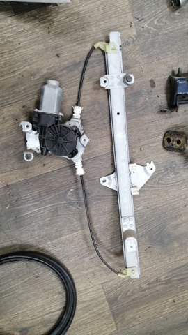 Механізм склопідйомника двері задньої, правої 827003X30A NISSAN