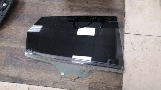 Скло задньої двері правої 83420A2000 HYUNDAI