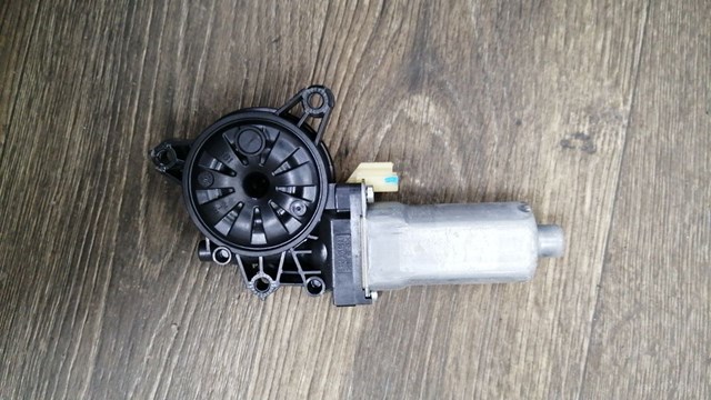 Мотор склопідйомника дверей задніх, правих 834603S001 HYUNDAI