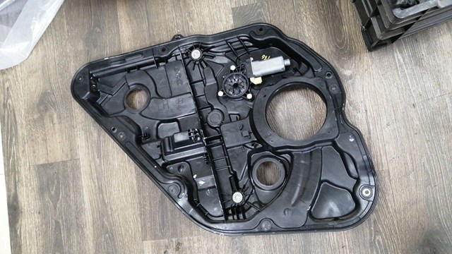 Склопідйомник задніх лівих дверей 834713S001 HYUNDAI