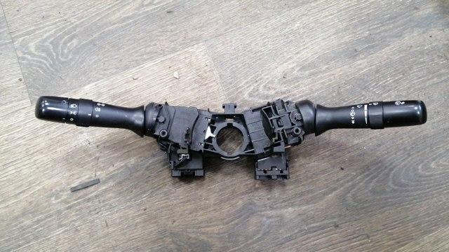 Перемикач підрульовий, правий 846520K061 TOYOTA