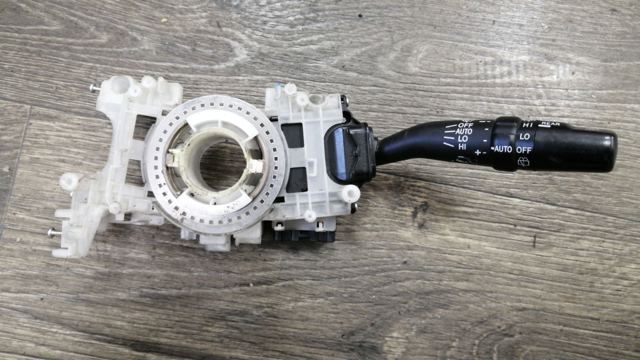 Перемикач підрульовий, правий 846526A031 TOYOTA