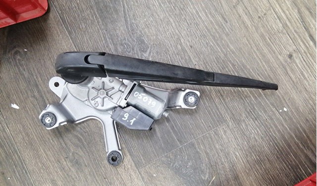 Моторчик заднього двірника Toyota RAV4 4