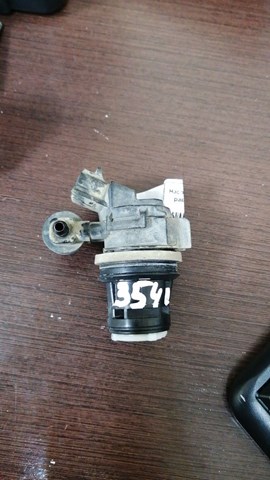 Помпа омивача скла передній/задній 8533042010 TOYOTA