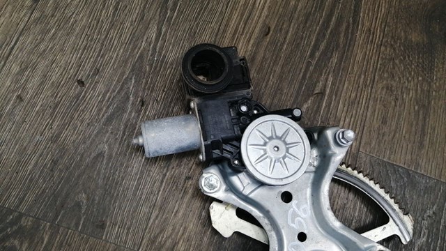 Привід ліфта передній 8572078011 TOYOTA