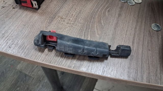 Кронштейн бампера заднього, правий 86652J9000 HYUNDAI