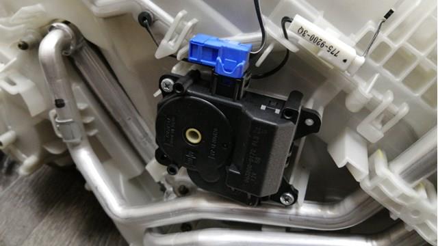 Двигун заслінки рециркуляції повітря 8710633260 TOYOTA