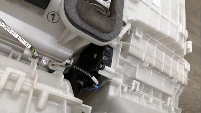Привід системи автоматичного управління обігрівачем 8710633270 TOYOTA