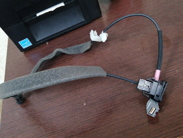 USB-розгалужувач 8718A030 MITSUBISHI