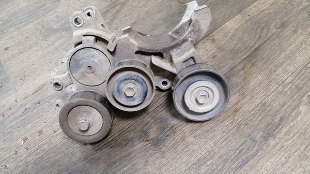 Ролик приводного ременя, паразитний 8844035101 TOYOTA