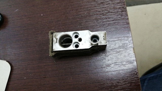 Клапан TRV, кондиціонера 8851533020 TOYOTA