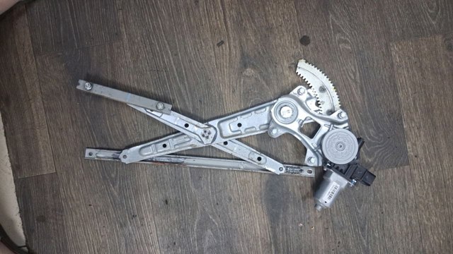 Склопідйомник передньої правої двері 8980935531 ISUZU