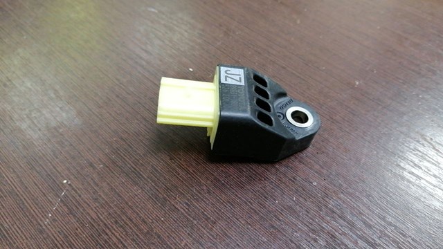 Датчик Айрбег передній 8983178020 TOYOTA