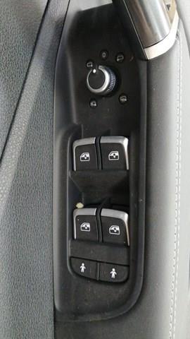 Кнопка підйомника переднього лівого скла 8V0959851L VAG