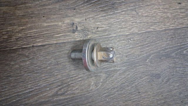 Болт коленвала 90119T0218 TOYOTA