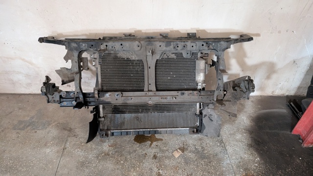 Конденсатор кондиціонера 921005X20A NISSAN