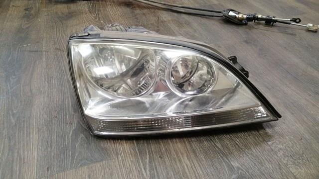 Права блок фара 921023E0 HYUNDAI