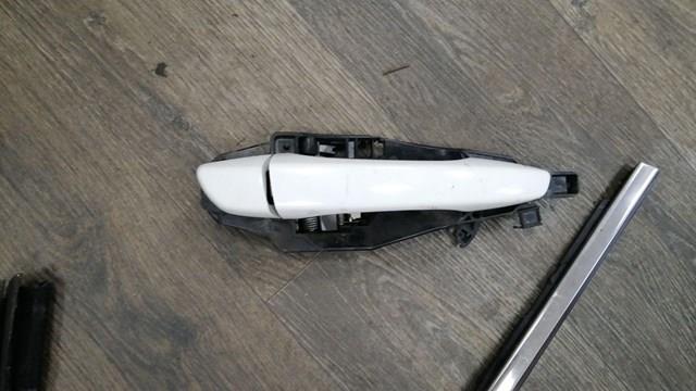 Тримач зовнішньої ручки дверей, задніх правих 9802977180 PEUGEOT