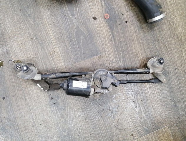 Двигун склоочисника лобового скла (трапеції) 981102B000 HYUNDAI
