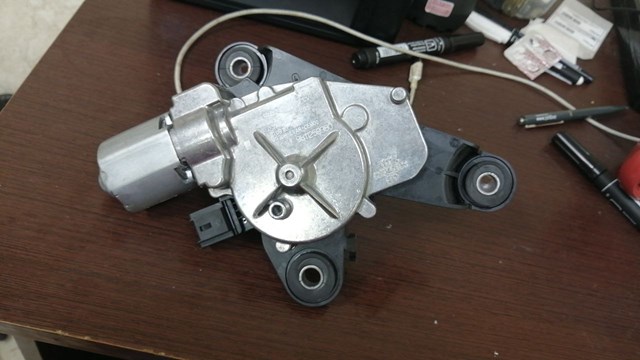 Моторчик заднього двірника 9811259980 PEUGEOT