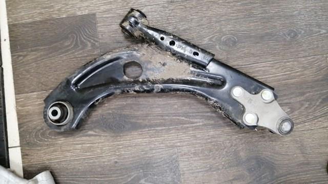 Лівий важіль передній нижній підвіски 9816865580 PEUGEOT