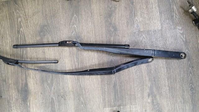 Поводок двірника 983113S500 HYUNDAI