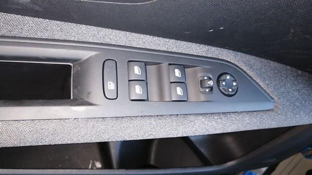 Кнопковий блок керування склопідіймачами передній лівий 98319761ZD PEUGEOT