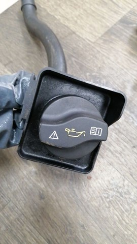 Кришка маслозаливной горловини A0000101585 MERCEDES