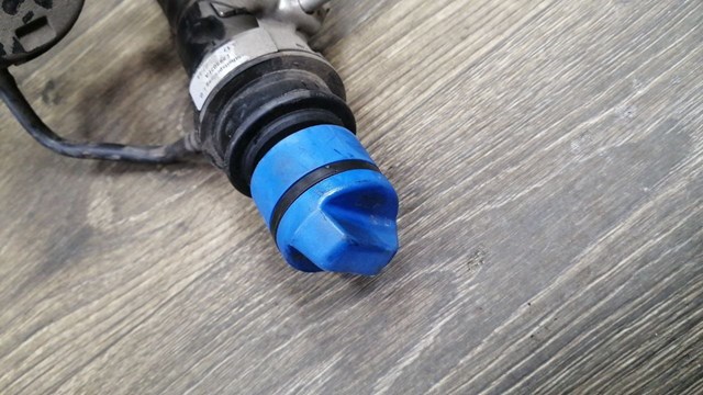 Кришка заливної горловини бака AD BLUE A0004700300 MERCEDES