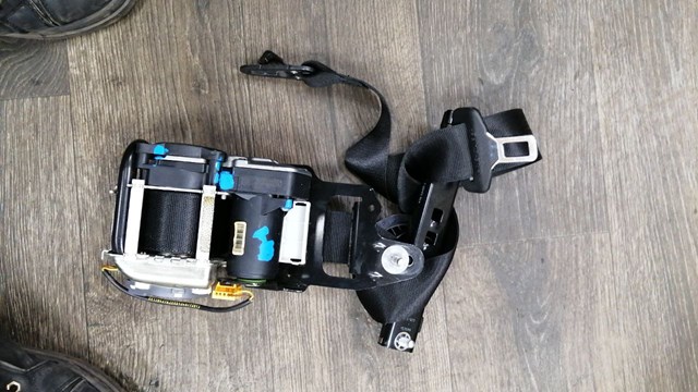 Регулятор висоти ременя безпеки передній лівий A0008600388 MERCEDES