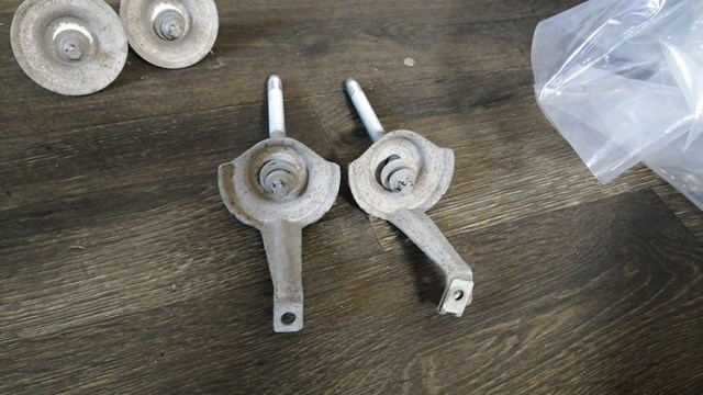 Болт кріплення заднього нижнього важеля A0019901103 MERCEDES