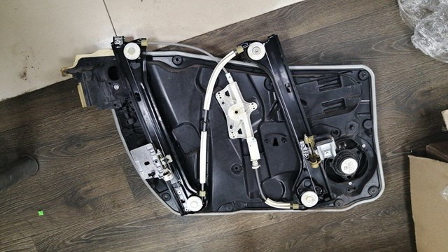 Склопідйомник передньої правої двері A1177200279 MERCEDES