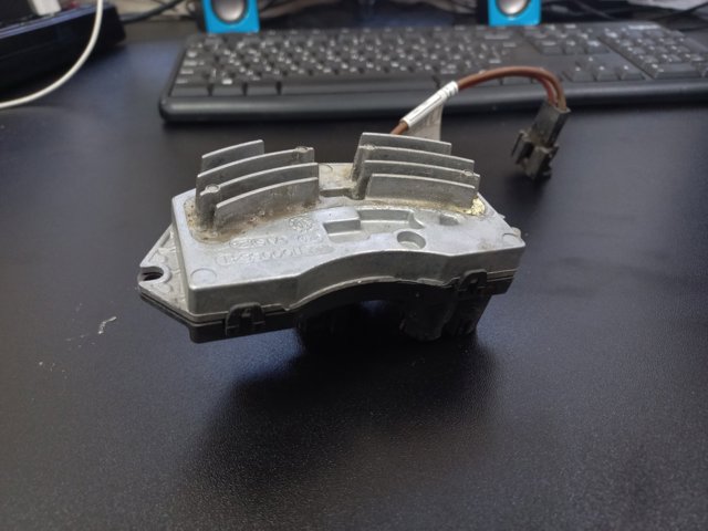 Регулятор оборотів пічки A1729065100 MERCEDES