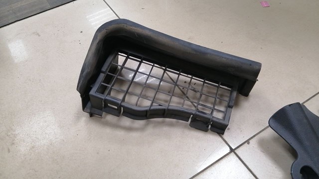 Водостік лобового скла, жабо A1768300413 MERCEDES