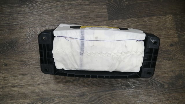 Установка подушки безпеки пасажира A1768600002 MERCEDES
