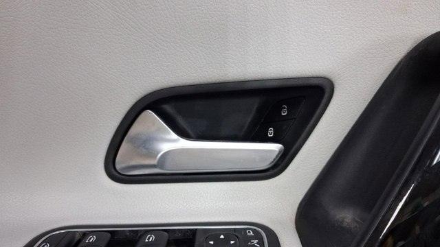 Ручка передньої двері внутрішня ліва A17776011009051 MERCEDES