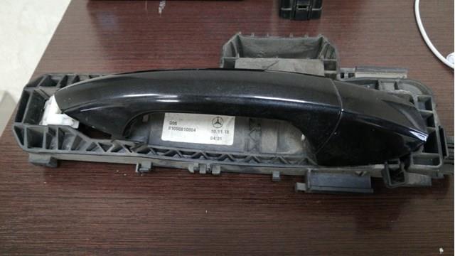 Ручка двері правою зовнішня перед/зад A20476002709197 MERCEDES