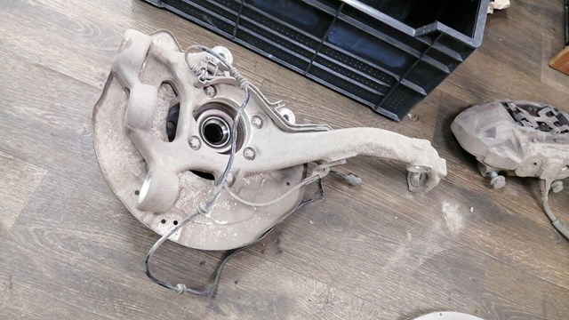 Маточина (передня) A2053340300 MERCEDES