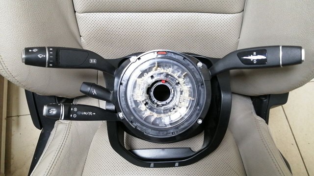 Перемикачі A20590027239051 MERCEDES
