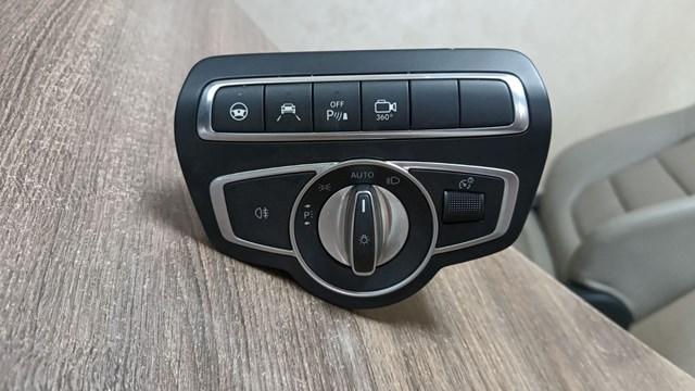 Перемикач світла фар, на "торпеді" A2059051810 MERCEDES