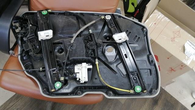Мотор склопідйомника дверей передніх, правих A2227201402 MERCEDES