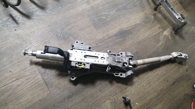 Колонка рульового управління A2464602316 MERCEDES